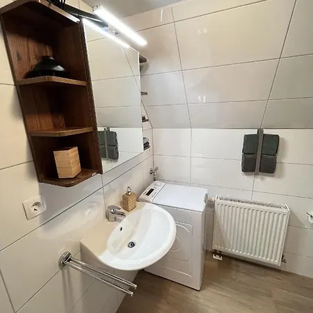 Luettje Delftkieker * Emden